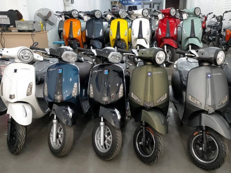 Nhận xe và kiểm tra tình trạng xe khi thuê xe máy